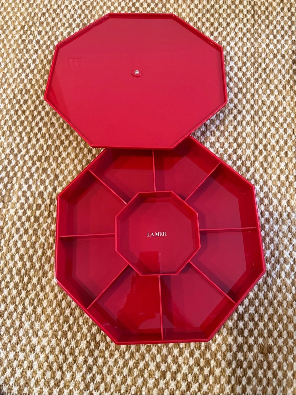 La Mer Red makeup organizer